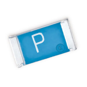 Vista frontale del fusibile SMD FUSE1206FF-P1-0A75: Immagine dettagliata del fusibile SMD chip extrarapido con dimensioni 1206, progettato per circuiti con una corrente nominale di 700 mA.