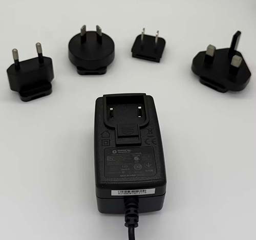 GlobTek GTM96180-18VV H/M - Collegamento a presa elettrica - 18 W - 3-48 V